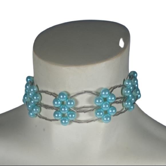 Hand crafted Blue pearl bead choker with silver cylinder beads - Picture 2 of 4